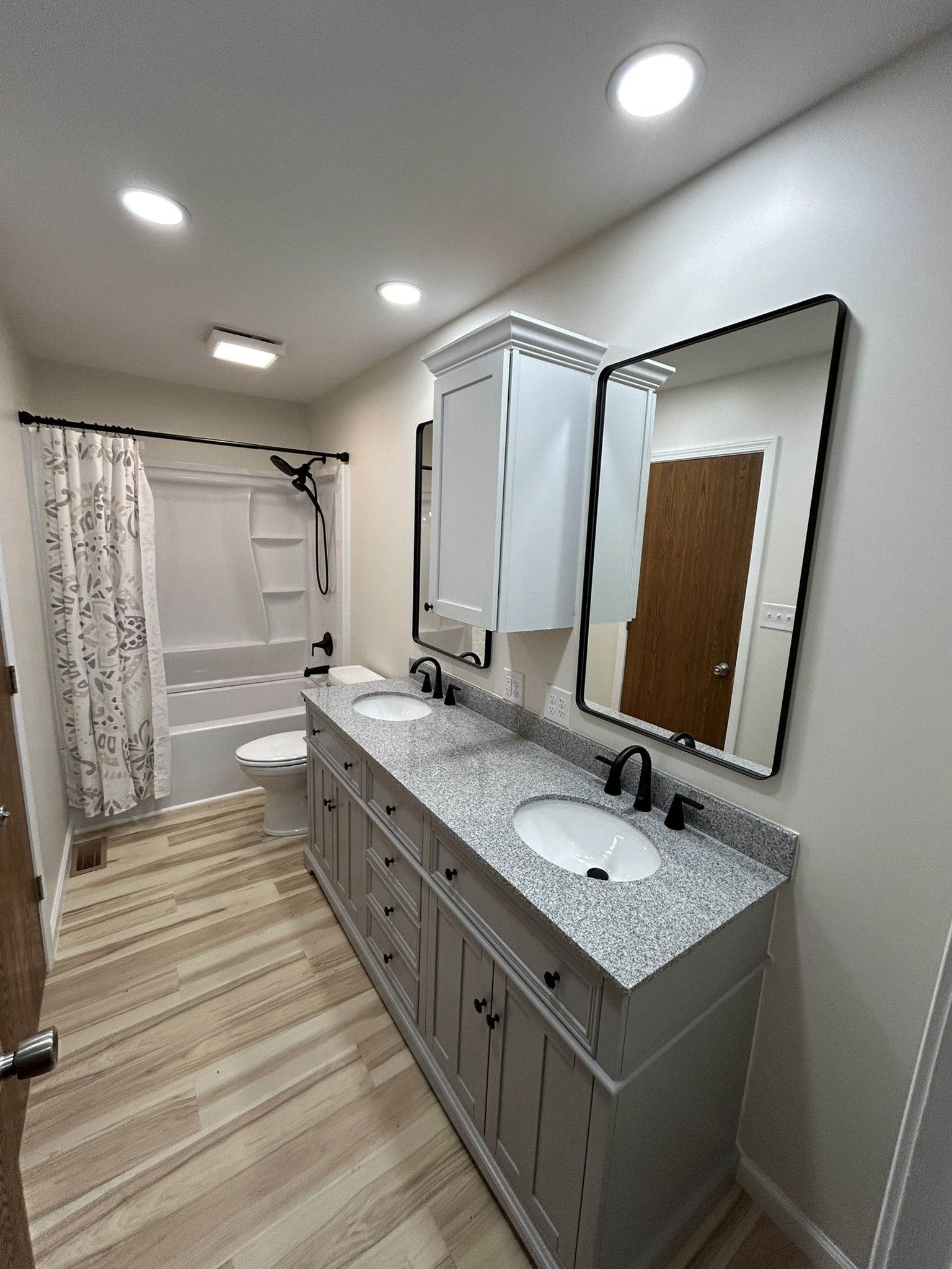 professional kitchen and bathroom remodeling